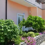 Fachin Apartman *